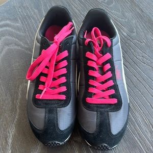 Puma Womens Speeder shoes
